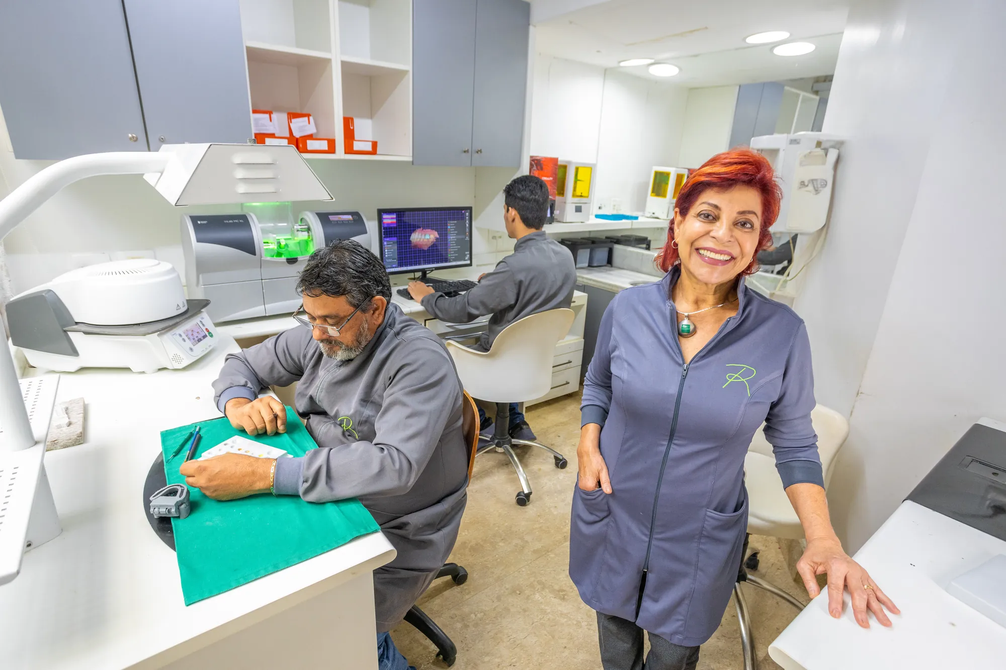 O laboratório digital fica dentro da clínica